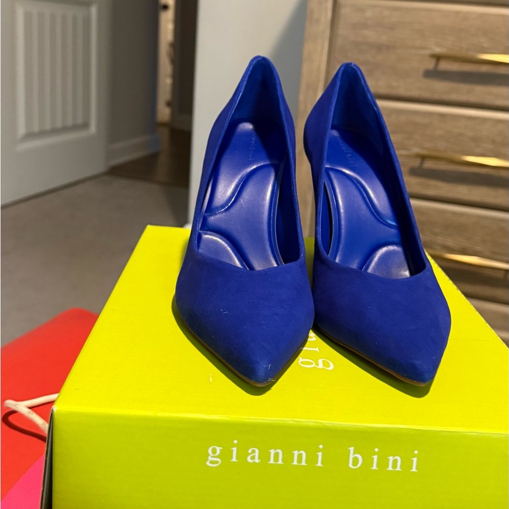 Gianni Bini Garnett Electric Blue Heels